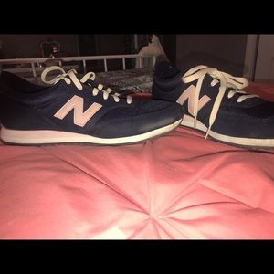 New Balance shoes navy blue with light pink & whit